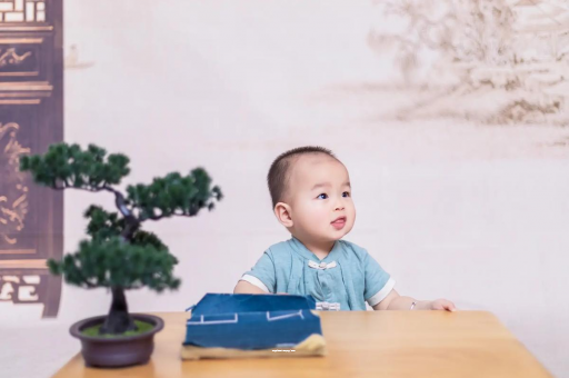 代怀生子好找吗满月宝宝放屁臭 代怀生子好找吗满月宝宝放屁臭