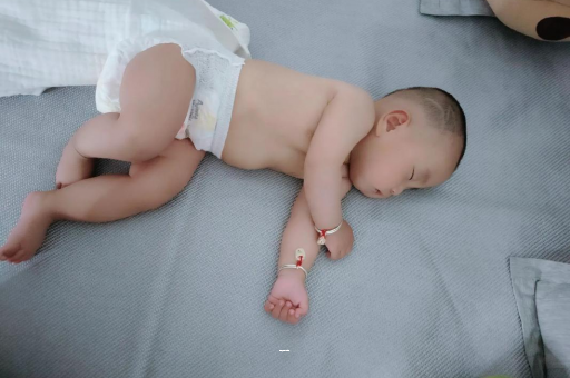 代怀生子好找吗宝宝大便干拉不出来